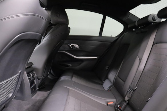BMW 320i xDrive SAG 3