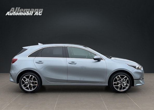 Vehicle image 6 Vehicle image 6