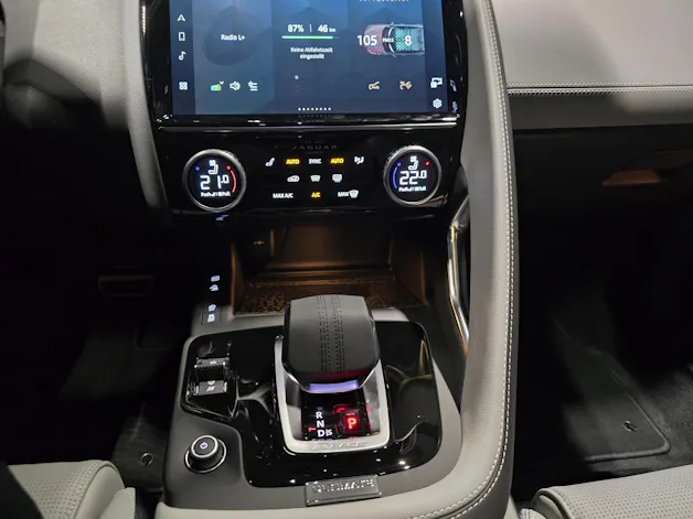 Jaguar E-Pace 1.5 T 270e R-Dynamic HSE AWD