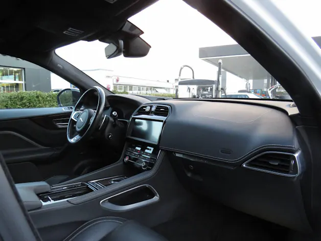 Jaguar F-Pace 2.0 T 300 R-Sport AWD