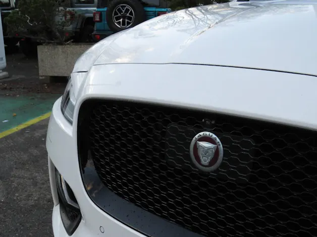 Jaguar F-Pace 2.0 T 300 R-Sport AWD