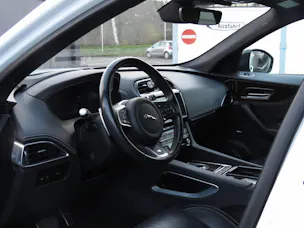 Jaguar F-Pace 2.0 T 300 R-Sport AWD