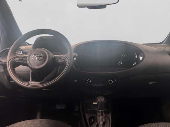 Vehicle image 7