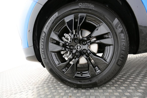 Vehicle image 8 Vehicle image 8