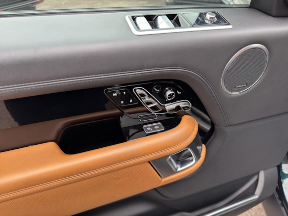 Vehicle image 6 Vehicle image 6