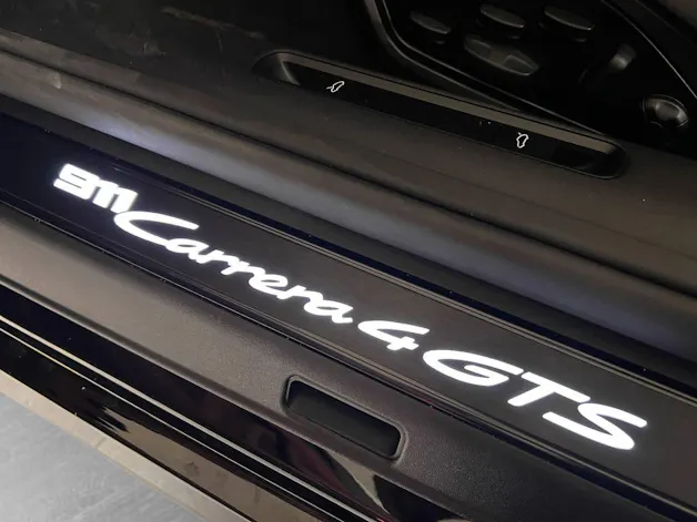 Porsche 911 Carrera 4 GTS Cabriolet