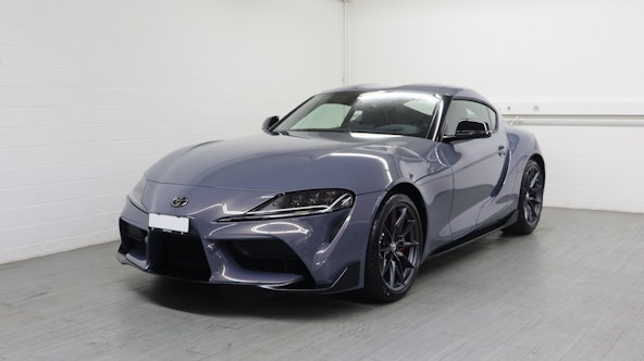 First vehicle image