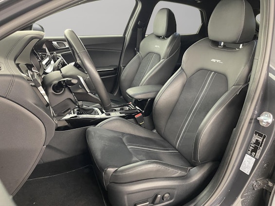 Vehicle image 6 Vehicle image 6