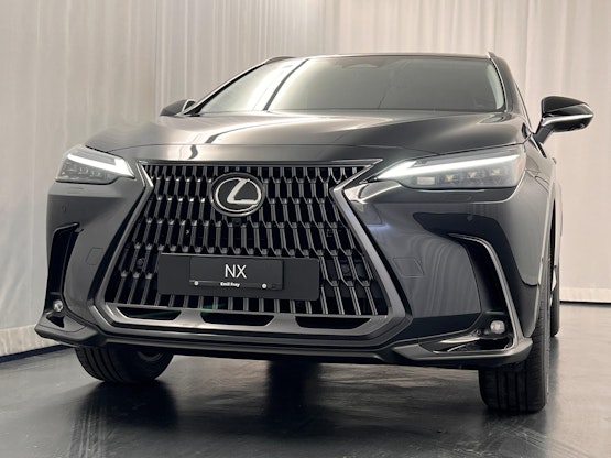 First vehicle image