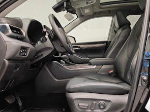 Vehicle image TOYOTA Highlander 2.5 HSD Premium 7p. - Ruote invernali incluse