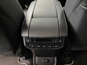 Vehicle image TOYOTA Highlander 2.5 HSD Premium 7p. - Ruote invernali incluse