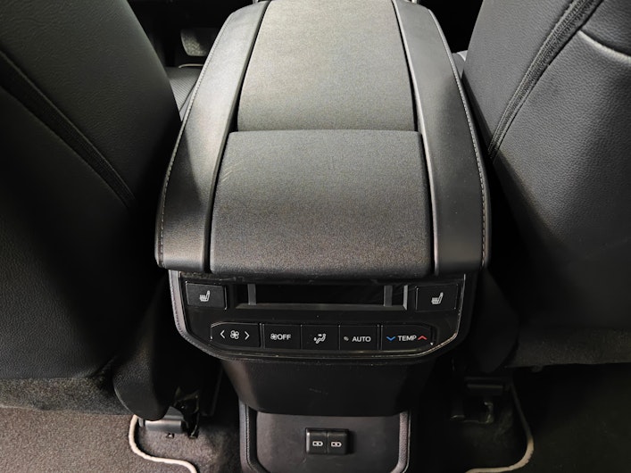 Vehicle image TOYOTA Highlander