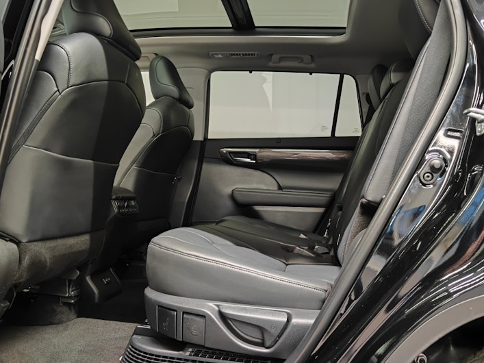 Vehicle image TOYOTA Highlander