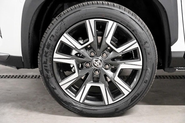 Vehicle image 13