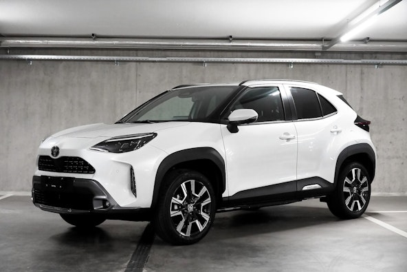 First vehicle image