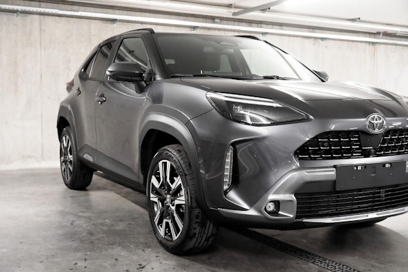 Vehicle image 10