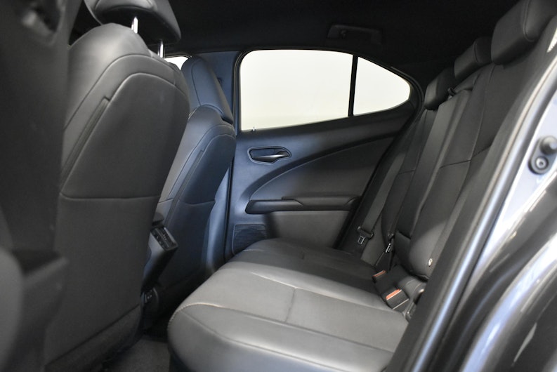 Vehicle image LEXUS UX