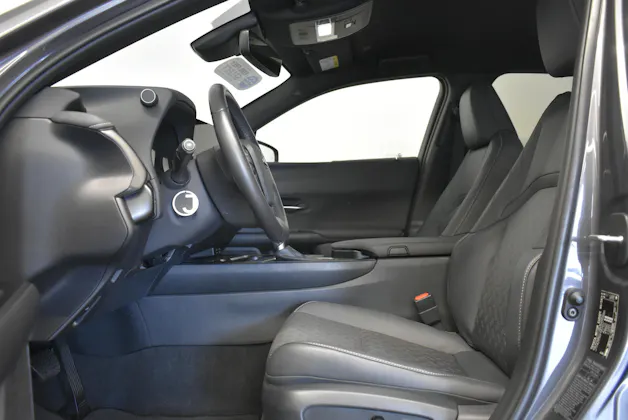 Lexus UX 250h Comfort - Ruote invernali & Servizi inclusi - Tasso leasing 1.99%!