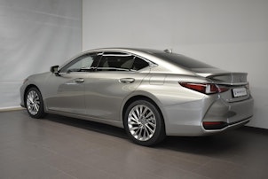 Vehicle image LEXUS ES 300h Excellence