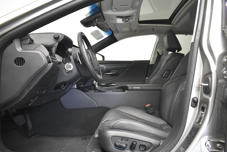 Vehicle image LEXUS ES