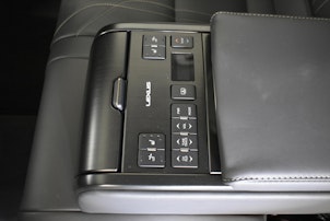 Vehicle image LEXUS ES 300h Excellence