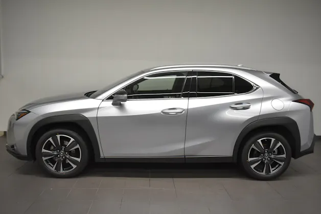 Lexus UX 250h Comfort - Ruote invernali & Servizi inclusi - Tasso leasing 1.99%!