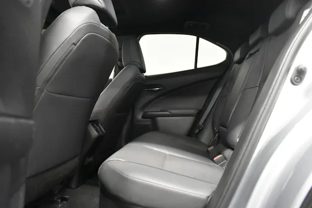 Lexus UX 250h Comfort - Ruote invernali & Servizi inclusi - Tasso leasing 1.99%!