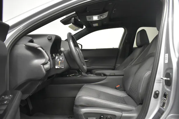 Lexus UX 250h Comfort - Ruote invernali & Servizi inclusi - Tasso leasing 1.99%!