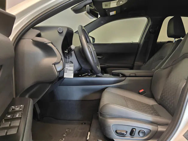 Lexus UX 250h Comfort - Ruote invernali & Servizi inclusi - Tasso leasing 1.99%