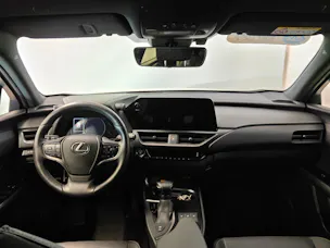 Lexus UX 250h Comfort - Ruote invernali & Servizi inclusi - Tasso leasing 1.99%