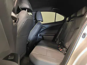 Lexus UX 250h Comfort - Ruote invernali & Servizi inclusi - Tasso leasing 1.99%