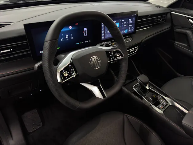 MG HS 1.5 PHEV Luxury