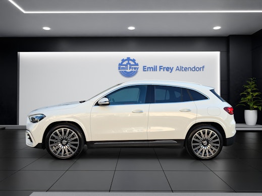 MERCEDES-BENZ GLA 220 d Swiss Star AMG Line 4matic 2
