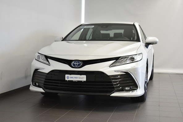 First vehicle image