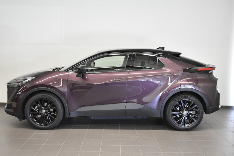 Vehicle image TOYOTA C-HR