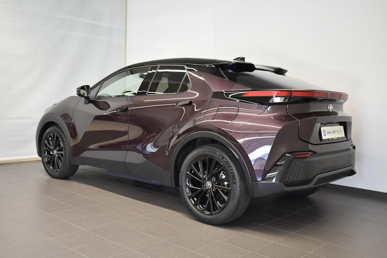 Vehicle image TOYOTA C-HR
