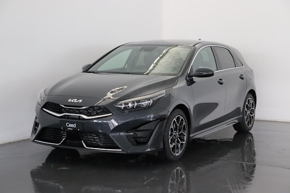 First vehicle image