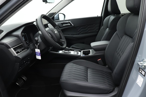 MITSUBISHI Outlander 2.4 PHEV Instyle 4x4 2