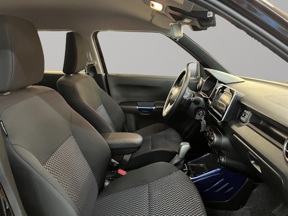 Vehicle image 10