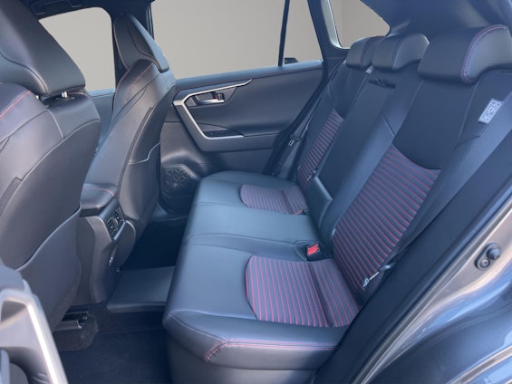 Vehicle image 6 Vehicle image 6