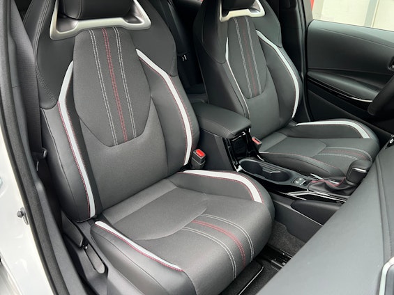 Vehicle image 14 Vehicle image 14