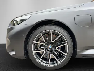 BMW M5 xDrive