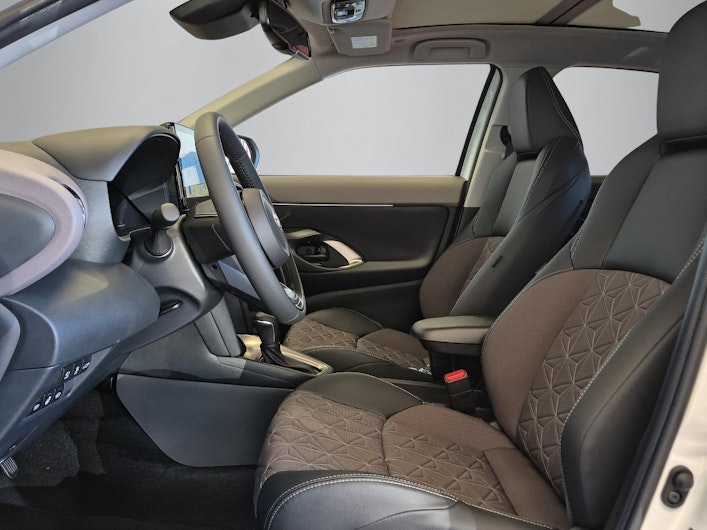 Vehicle image TOYOTA YARIS CROSS