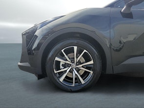 Vehicle image TOYOTA C-HR 2.0 PHEV Swiss Edition