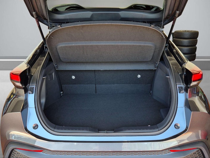 Vehicle image TOYOTA C-HR