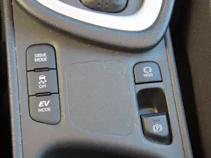 Toyota Yaris 1.5 VVT-i HSD Trend