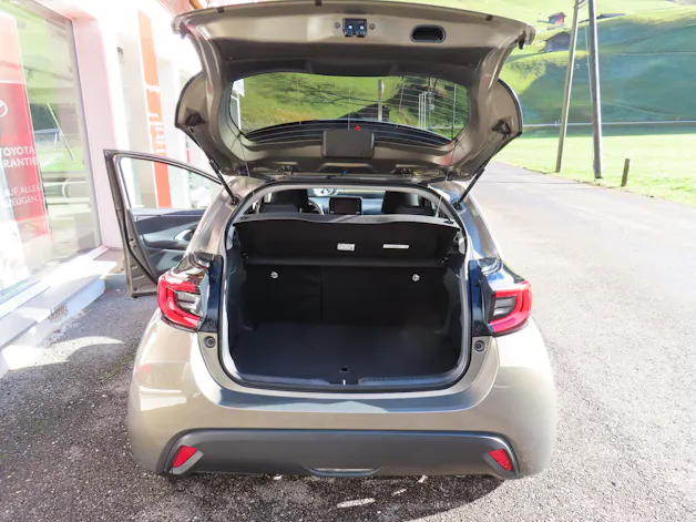 Toyota Yaris 1.5 VVT-i HSD Trend