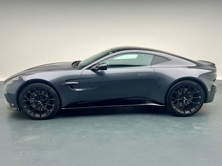 Fahrzeugbild ASTON MARTIN V12 Vantage