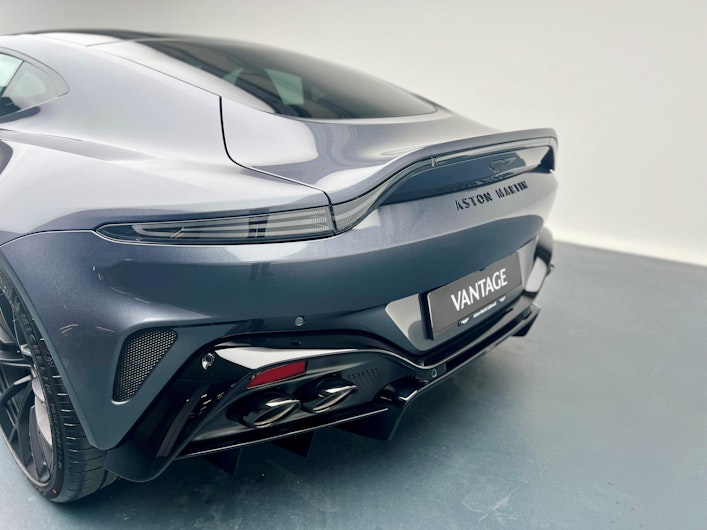 Fahrzeugbild ASTON MARTIN V12 Vantage