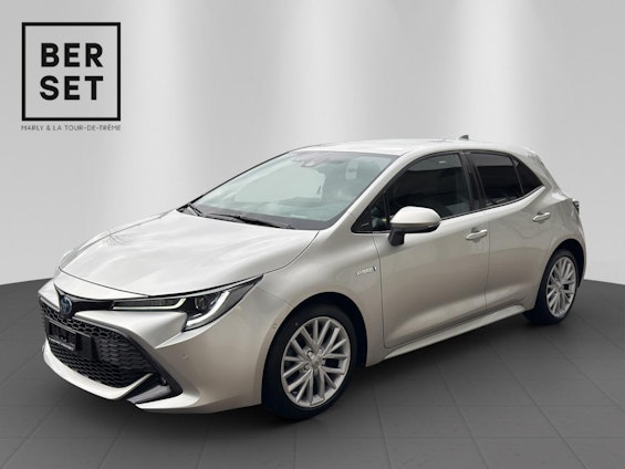 First vehicle image